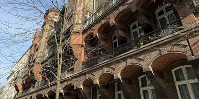 Analiza architektury kamienic Paula Pitta i inwestycja Margarety Grüder w Poznaniu~.webp